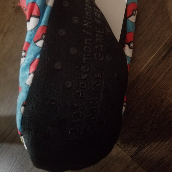 Pokemon Pikachu Sherpa Sock Slippers - Picture 4 of 6